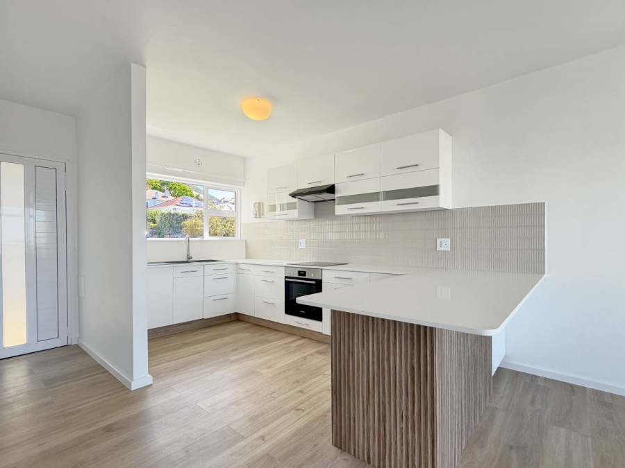 To Let 2 Bedroom Property for Rent in Green Point Western Cape